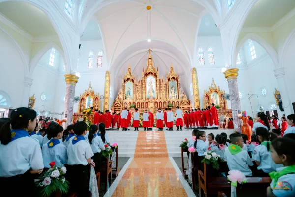 Giáo xứ Giáo Lạc - Niềm vui hai trong một