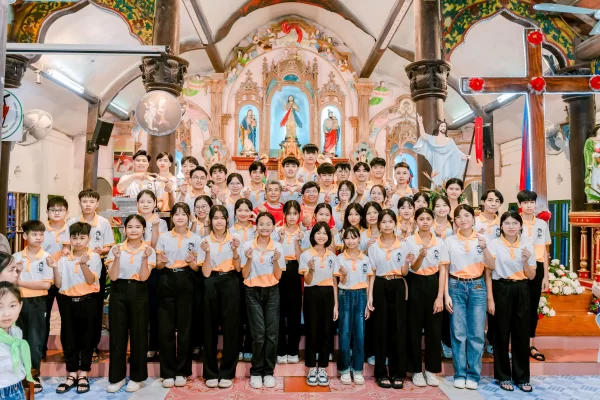 Giáo xứ Thụy Lôi hân hoan đón Thánh Giá Đại hội Giới trẻ Giáo tỉnh Hà Nội – Dấu ấn yêu thương và hy vọng