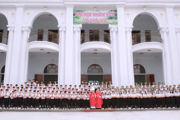 Giáo xứ Nam Biên: Thánh Lễ Chính Tiệc Tuần Chầu năm 2024, hồng ân 155 em lãnh nhận Bí tích Thêm Sức