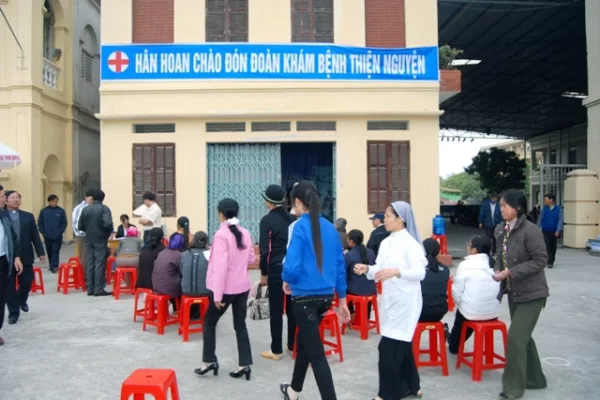 Chùm Hình Ảnh Đoàn Khám Bệnh Thiện Nguyện Tại Tòa Giám Mục Thái Bình, Ngày 30/12/2010