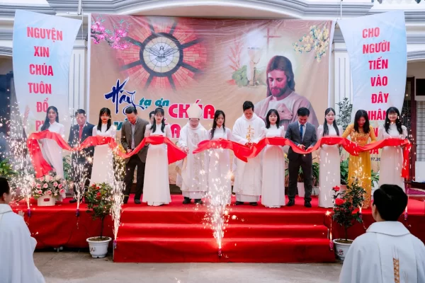Giáo xứ Duyên Tục: Khánh thành Trung tâm Mục vụ Giáo xứ nhân ngày lễ Chính tiệc Tuần Chầu Lượt năm 2024