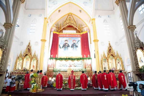 Đền Thánh Tử Đạo Đông Phú: Đại lễ mừng Kỷ niệm 162 năm Sinh nhật Trên Trời Hai Thánh Tử Đạo Quê Hương