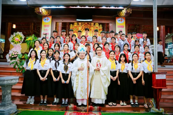 Giáo xứ Tây Làng hân hoan mừng Lễ Sinh Nhật Đức Maria – Quan thầy Giáo xứ