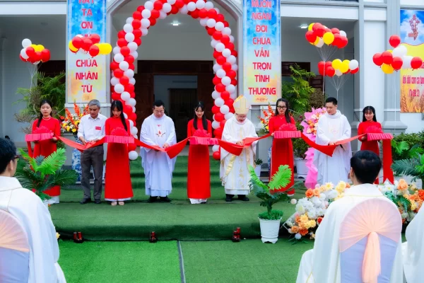 Giáo xứ Chấp Trung - Niềm Vui Ngày Hồng Phúc Hai trong Một