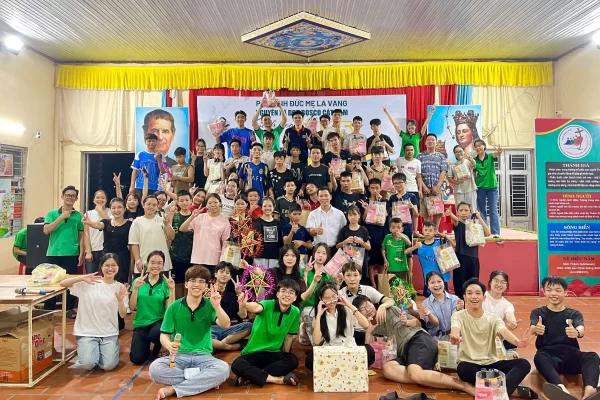 Nhóm Sinh viên Công Giáo Liên Địa phận Thái Bình: Chương trình “Vui Trung Thu” cùng các em thiếu nhi tại Mái ấm Don Bosco Cát Đàm