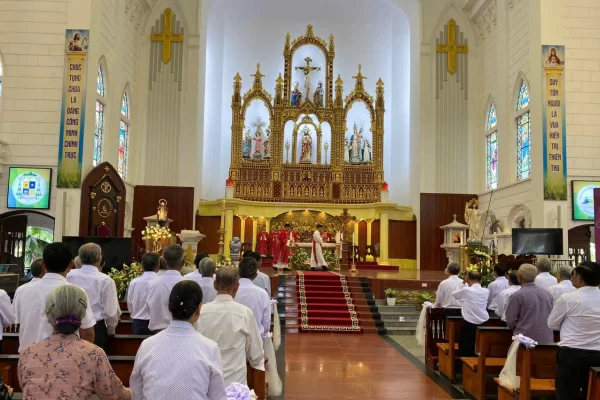 Hội Trùm cựu Giáo hạt Chính Tòa hành hương Năm Thánh