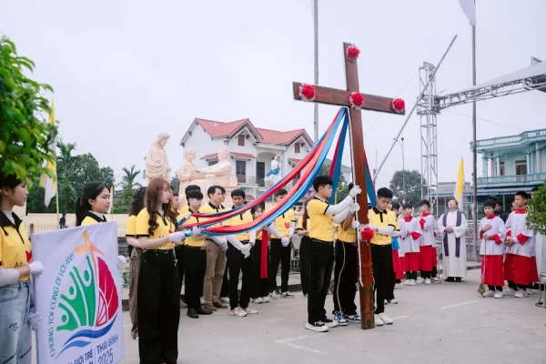 Giới trẻ Giáo hạt Đông Hưng: “Cùng nhau bước đi trong hy vọng”