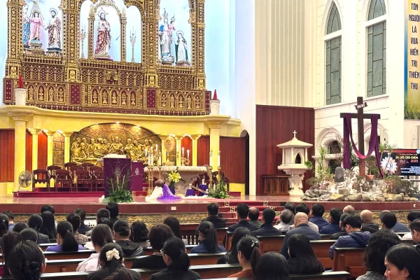 Giáo xứ Chính tòa Thái Bình cử hành “24 giờ cho Chúa” trong Mùa Chay 2026