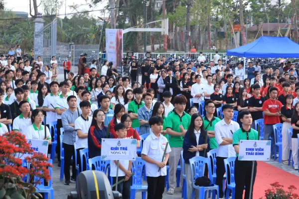 Nhóm sinh viên Công Giáo Liên địa phận Thái Bình tham dự ngày Tĩnh nguyện Giới Trẻ - Sinh Viên 2025 tại Dòng Don Bosco - Vạn Phúc, Hà Nội