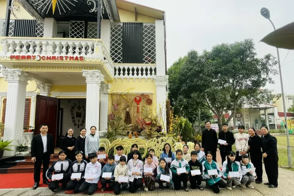 Sinh hoạt, trao học bổng ‘Con đường sáng - Slovakia’ tại Hưng Yên: Tâm tình tạ ơn, gieo yêu thương và hy vọng