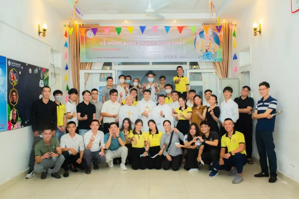 Giới trẻ-SVCG TBMN hân hoan mừng lễ Thánh Giáo Hoàng Gioan Phao-lô II - Bổn Mạng của nhóm