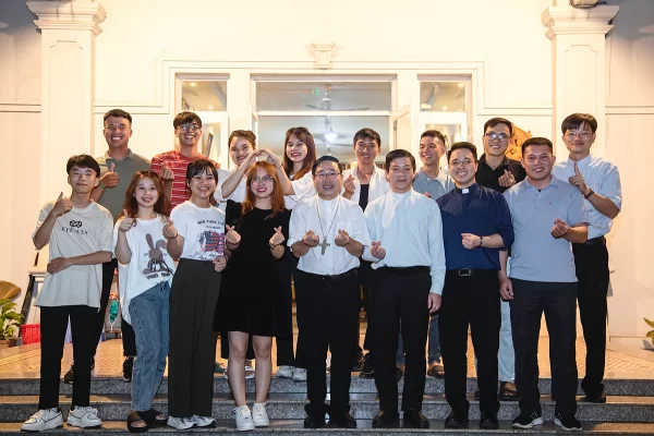 Đại diện Giới trẻ - Sinh viên Công Giáo Thái Bình Miền Nam họp mặt và gặp gỡ Đức cha Giáo phận