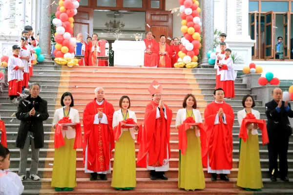 Giáo xứ Thiên Lộc: Thánh lễ Tạ ơn - Mừng kính thánh Stêphanô quan thầy – Cắt băng khánh thành Nhà Mục vụ - Mừng đại trùng tu nhà thờ